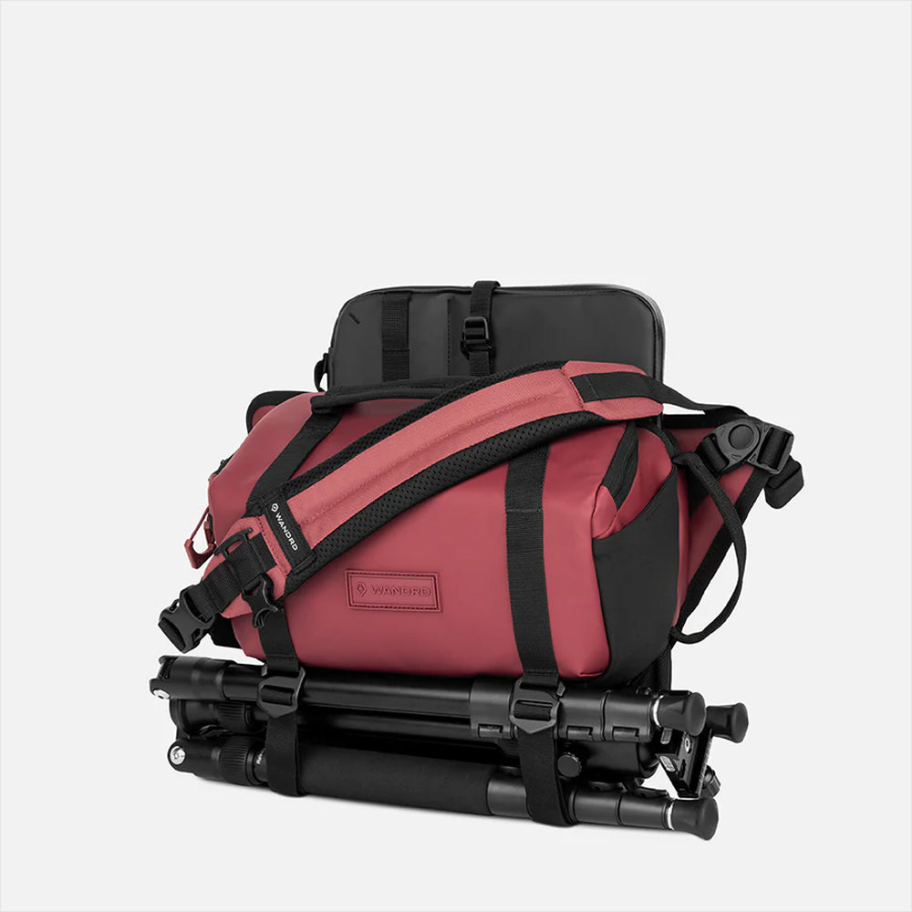 Wandrd Rogue V2 6 L Camera Sling Bag Rhone Burgundy