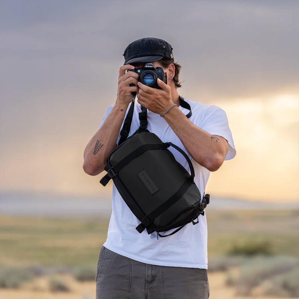 Wandrd Rogue V2 9 L Camera Sling Bag Black