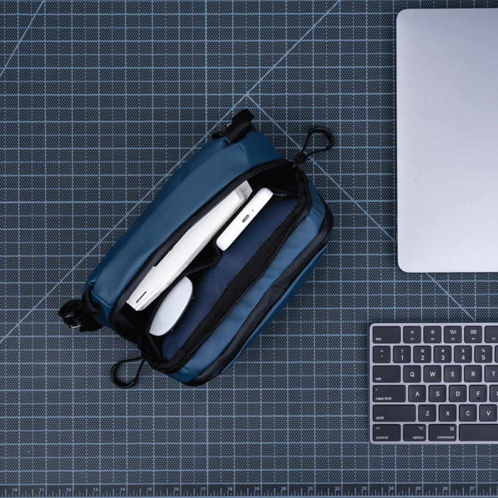Wandrd Tech Bag Large Aegean Blue