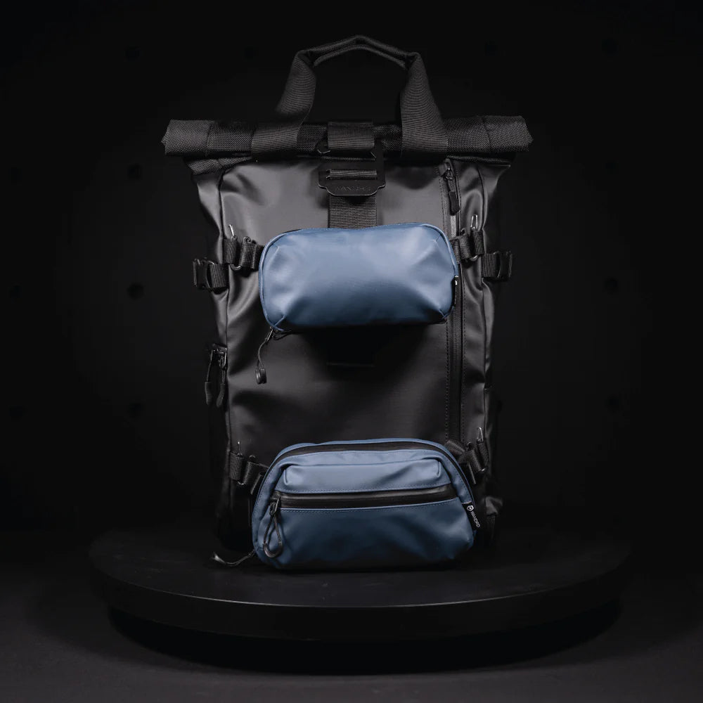 Wandrd Tech Bag Medium Aegean Blue